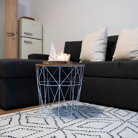 Snezenka Apartament *